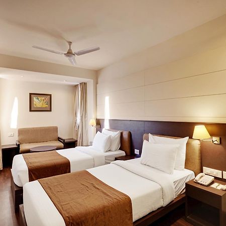 Whispering Palms Hotel Jaipur Buitenkant foto