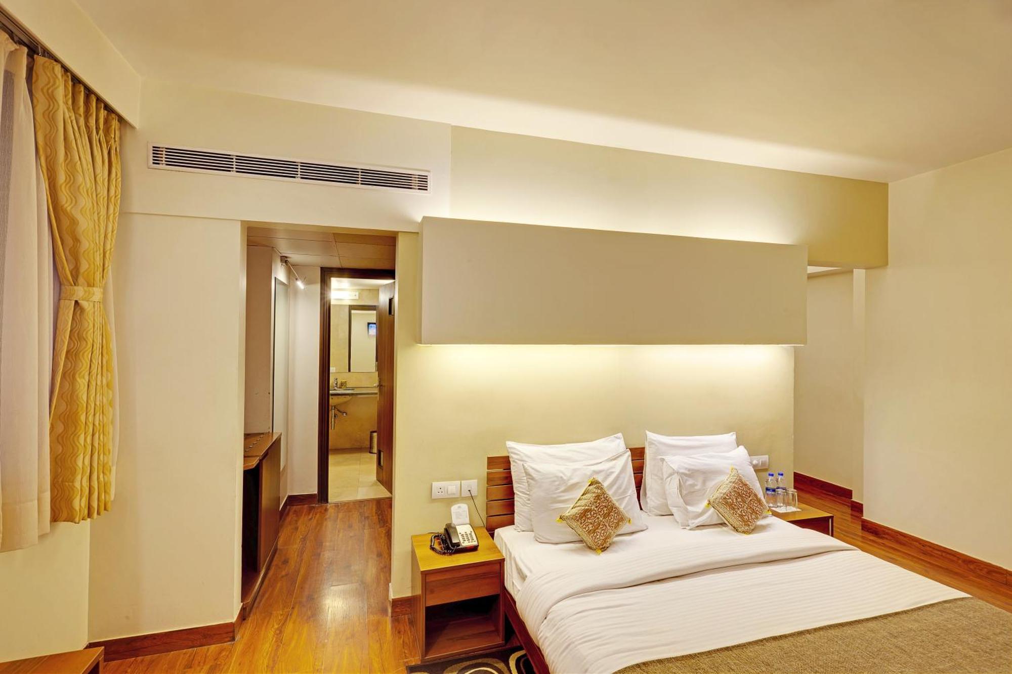 Whispering Palms Hotel Jaipur Buitenkant foto