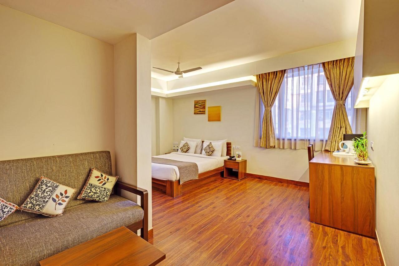 Whispering Palms Hotel Jaipur Buitenkant foto
