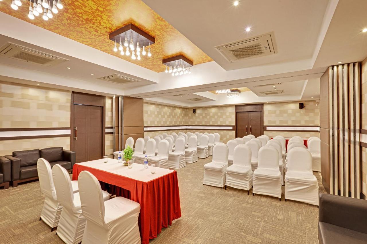Whispering Palms Hotel Jaipur Buitenkant foto
